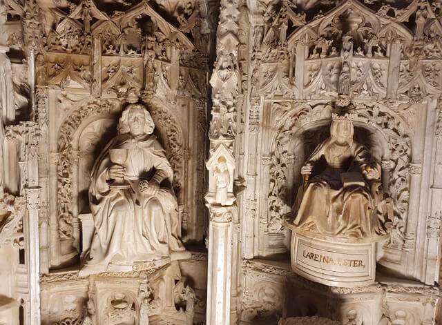 Detalle figuras sepulcro Juan II. Cartuja Burgos