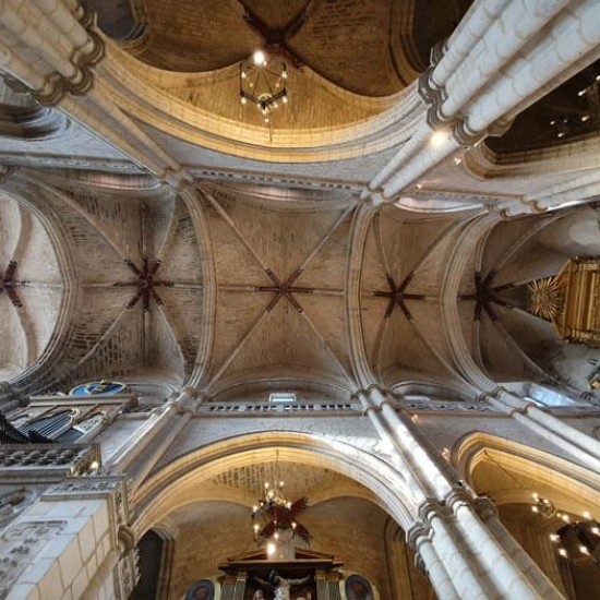 Bóvedas de la iglesia