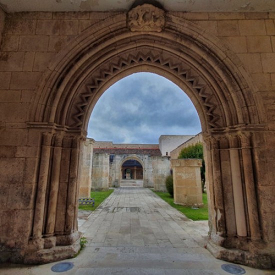 Portada cisterciense