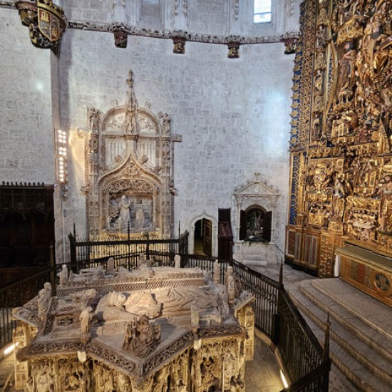 Retablo y sepulcros. Cartuja