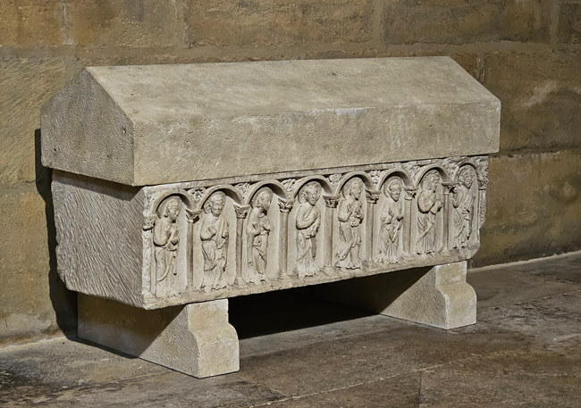 Sepulcro rom&aacute;nico Sancha. Capilla de San Nicol&aacute;s. Catedral de Burgos