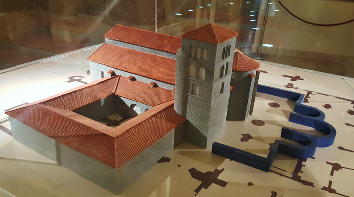 Maqueta catedral rom&aacute;nica Burgos