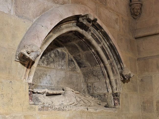 Sepulcro de Juan Villahoz. Capilla de San Nicol&aacute;s. Catedral de Burgos