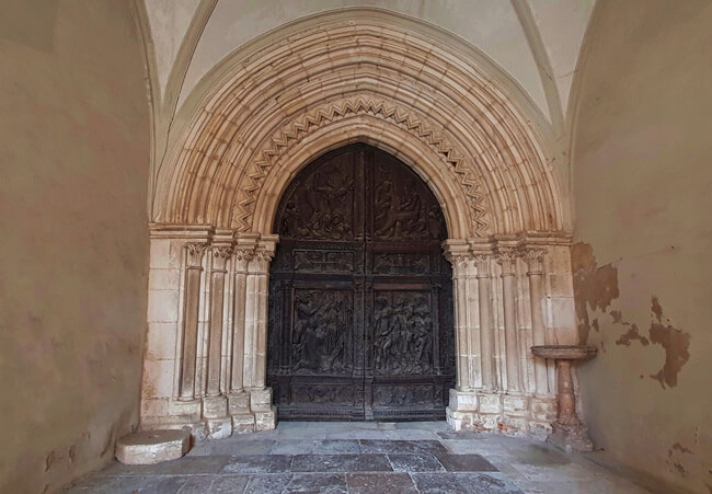 Portada iglesia. Hospital del Rey