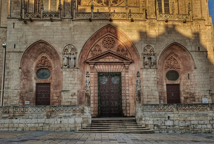 Fachada de Santa María de la Catedral de Burgos. Cuerpo bajo